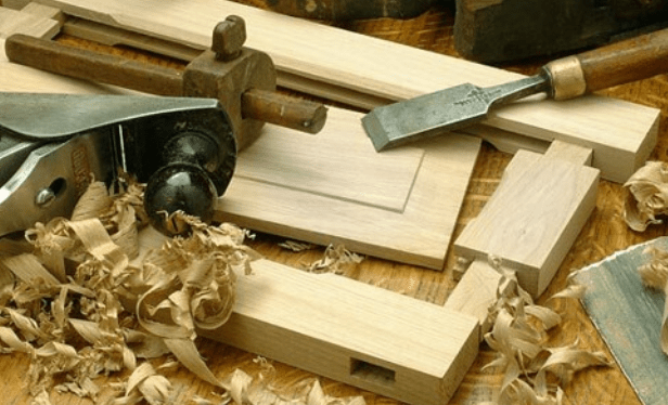 Tukang mebel kayu furniture di Deiyai